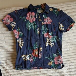 American Eagle Outfitters Tropical Print Shirt